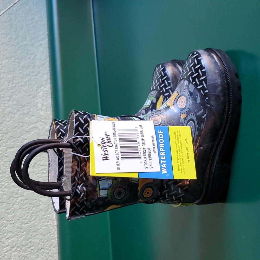 Rubber Boots - Picture 2 of 4